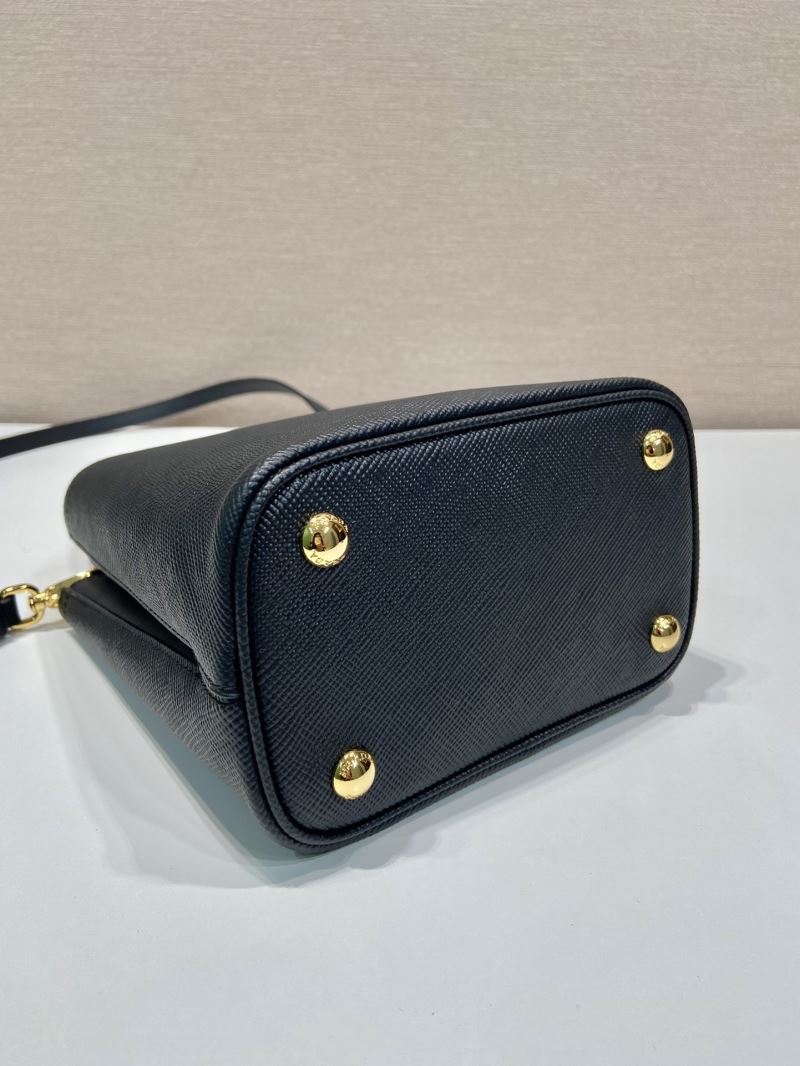 Pra*a top handle bags